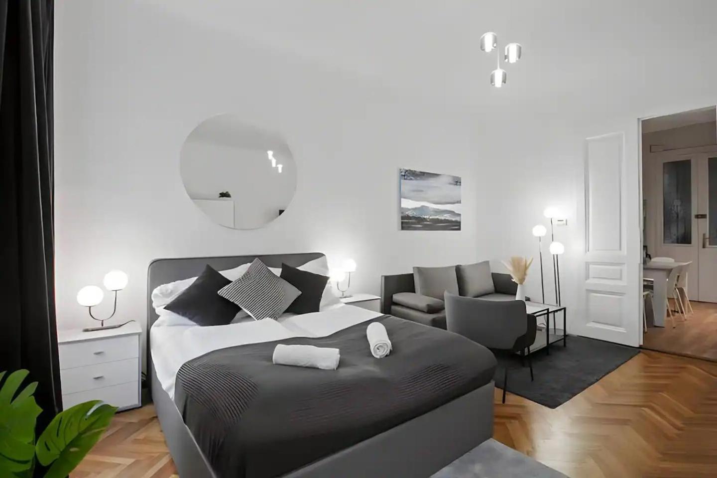 Long Term Stay, 2 Min To U1 Keplerplatz Apartament *